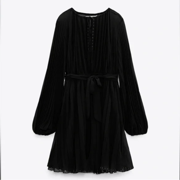 Black pleated Zara mini dress - Picture 3 of 8